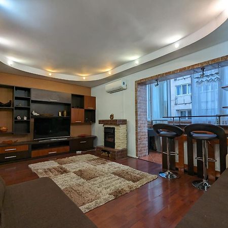 Modern Oasis With A Cozy Fireplace Your Stylish Apartment Minutes From Downtown Bucureşti Exterior foto