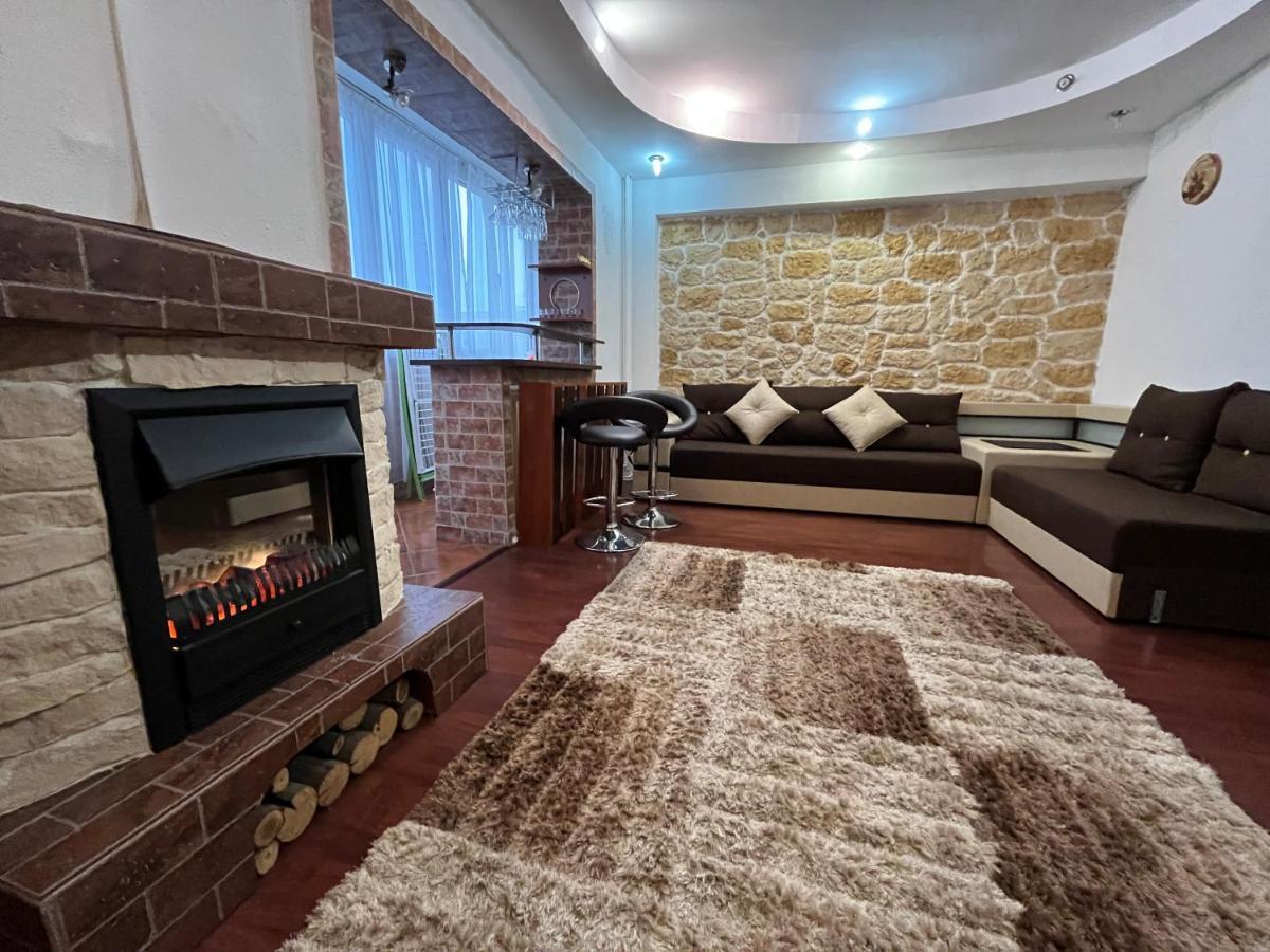 Modern Oasis With A Cozy Fireplace Your Stylish Apartment Minutes From Downtown Bucureşti Exterior foto