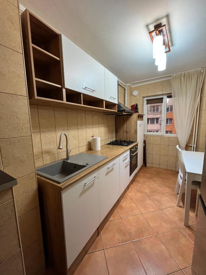 Modern Oasis With A Cozy Fireplace Your Stylish Apartment Minutes From Downtown Bucureşti Exterior foto