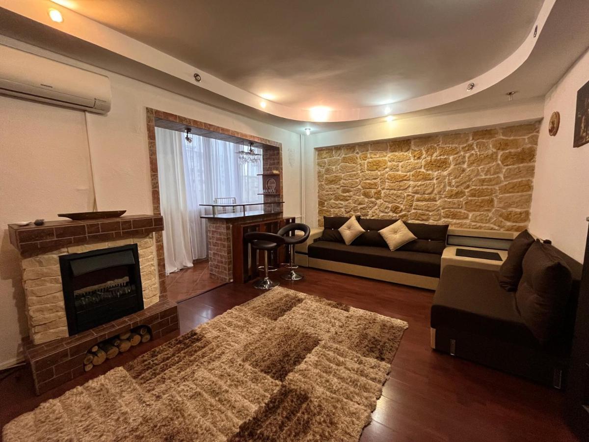 Modern Oasis With A Cozy Fireplace Your Stylish Apartment Minutes From Downtown Bucureşti Exterior foto