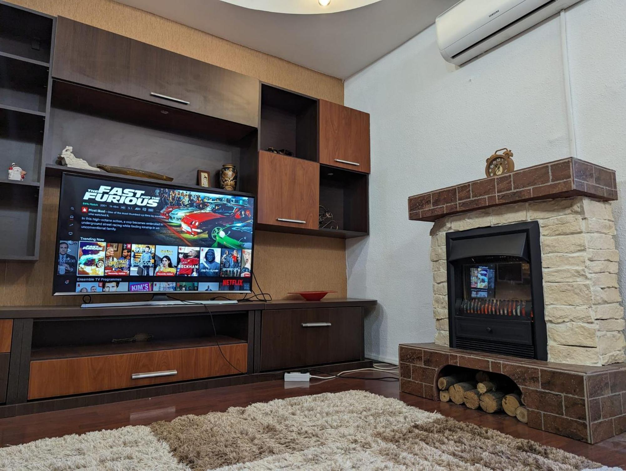 Modern Oasis With A Cozy Fireplace Your Stylish Apartment Minutes From Downtown Bucureşti Exterior foto