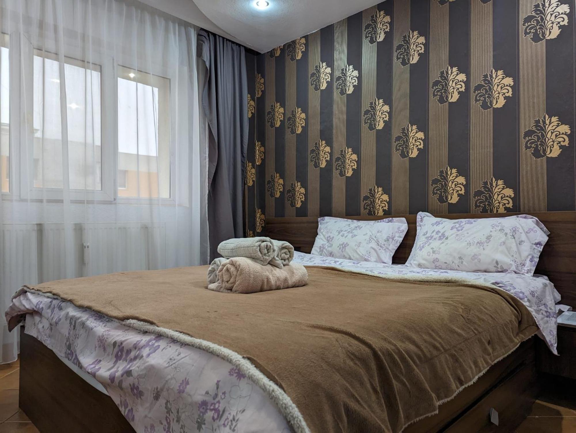 Modern Oasis With A Cozy Fireplace Your Stylish Apartment Minutes From Downtown Bucureşti Exterior foto